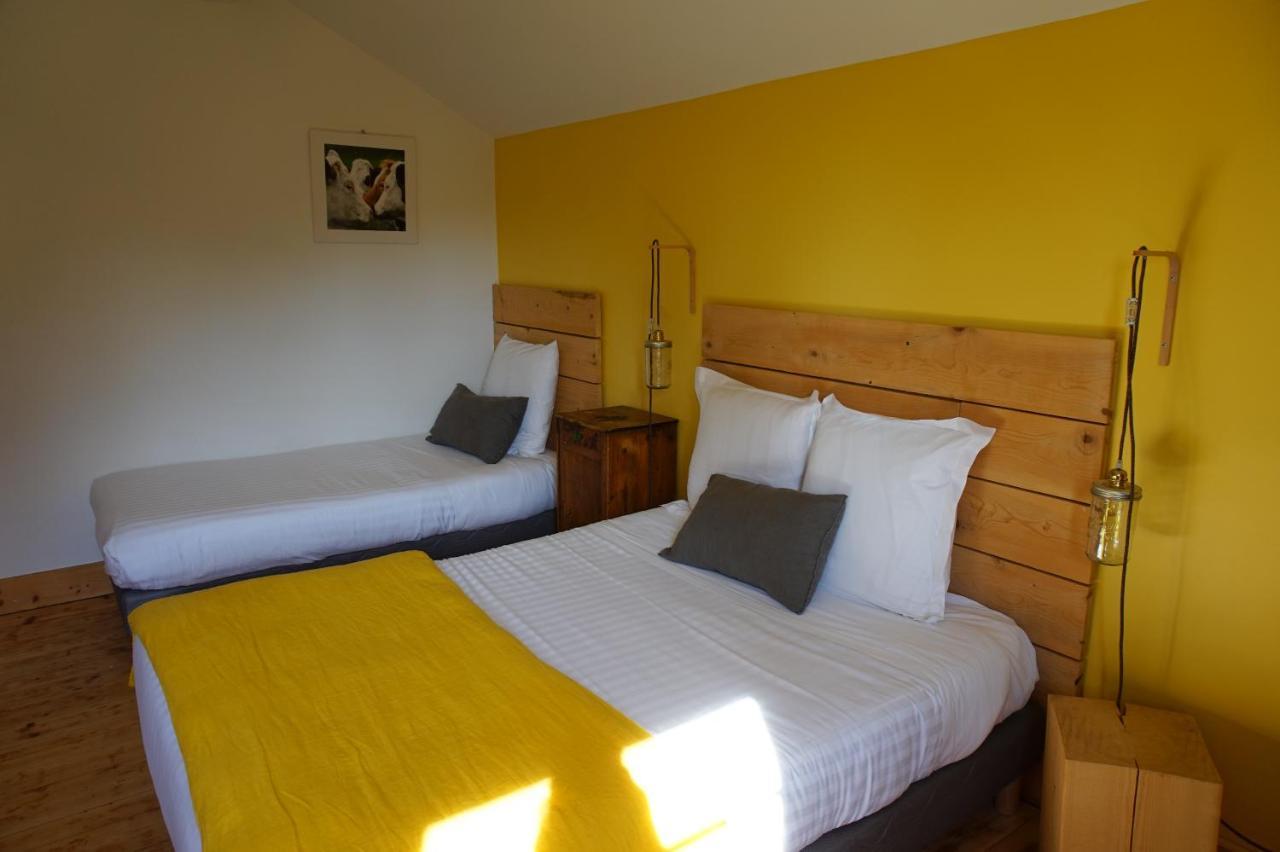 Auberge De La Perdrix Hauterive-la-Fresse Exteriör bild